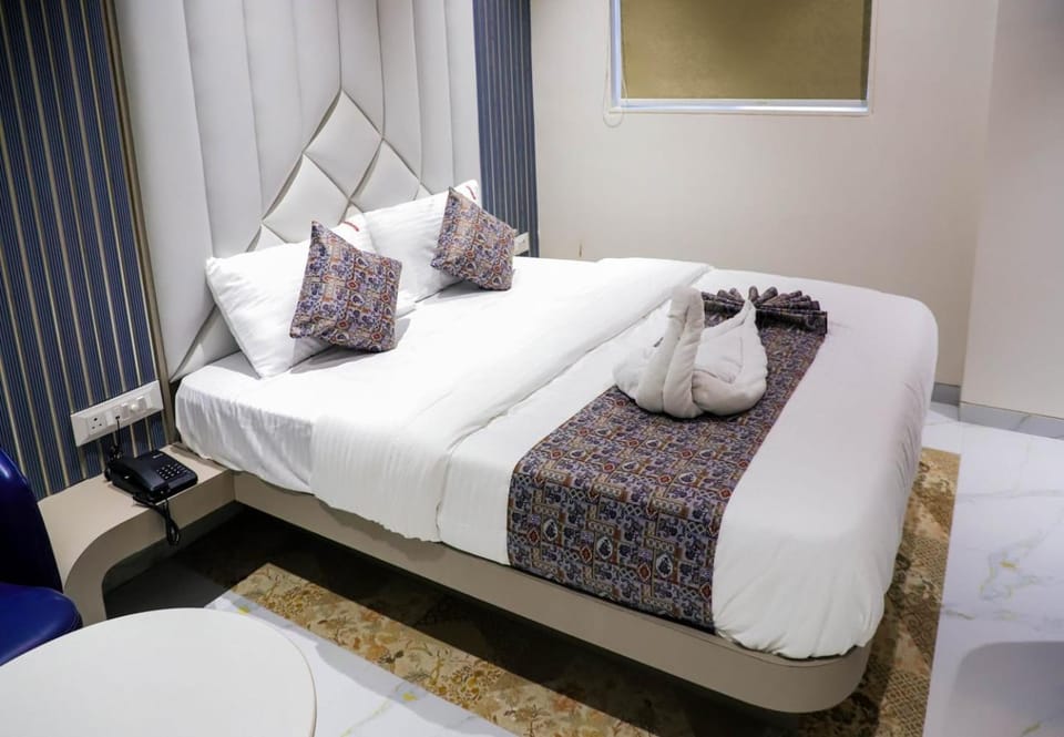Ashray Guest House Hotel in Maharashtra