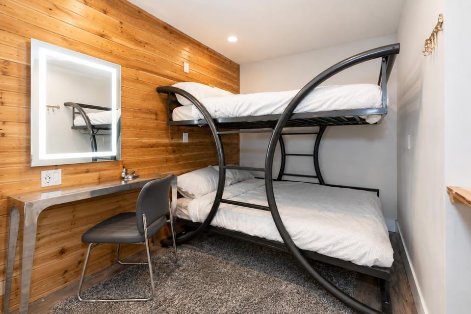 Bed, Bedroom, bunk bed