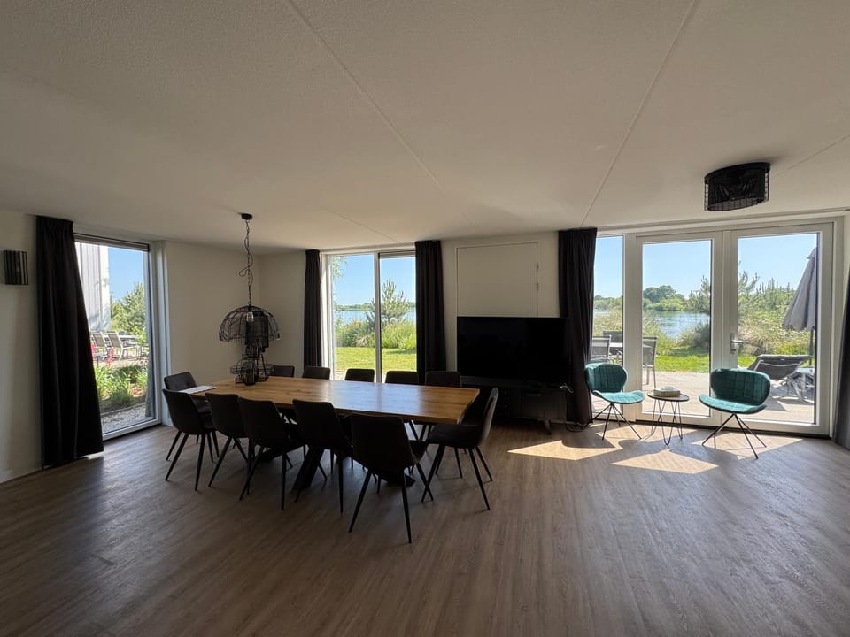 EuroParcs De Kraaijenbergse Plassen 12-Personen-Villa BeachLife Nr 318 House in Limburg (province)