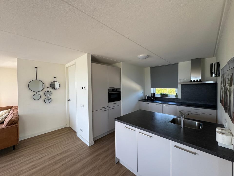 EuroParcs De Kraaijenbergse Plassen 12-Personen-Villa BeachLife Nr 318 House in Limburg (province)