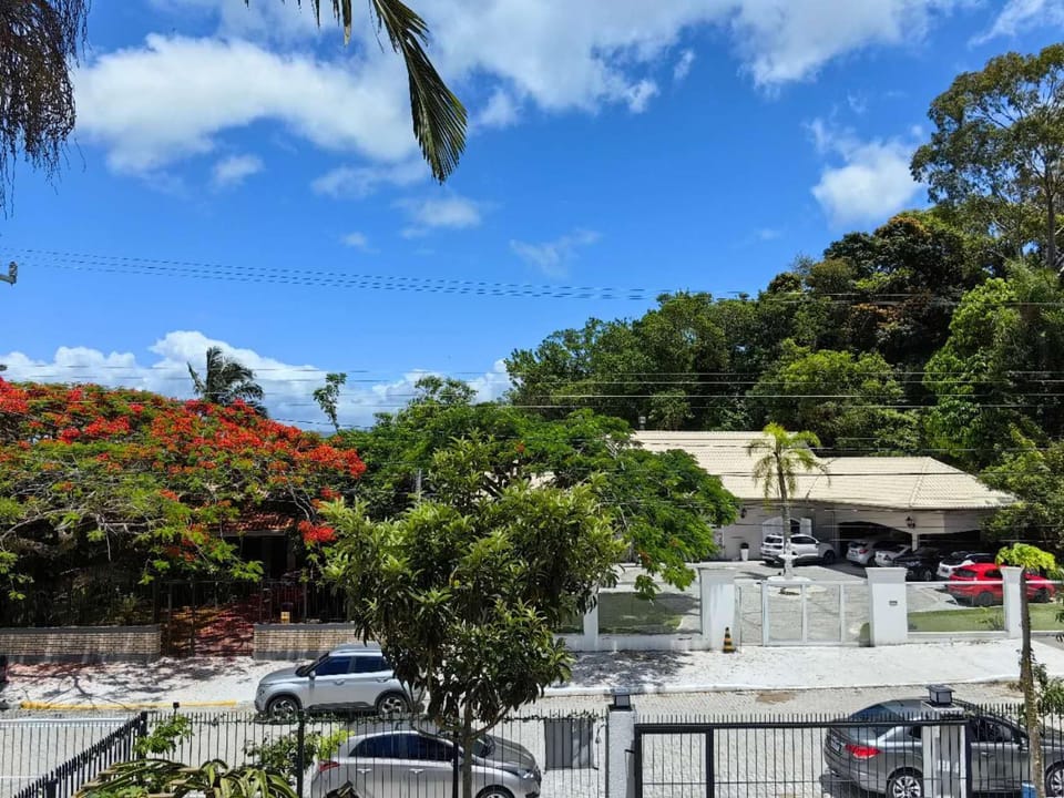 Casa Sunny A da Praia Daniela cerca de 60m à praia Apartment in Florianopolis
