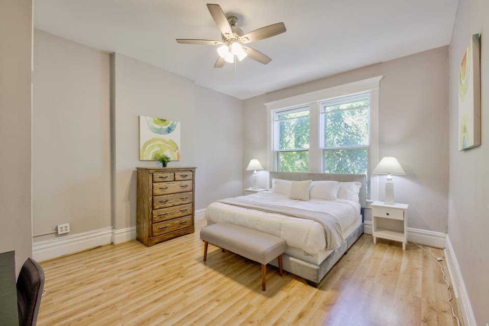 TV and multimedia, Bedroom, flat iron