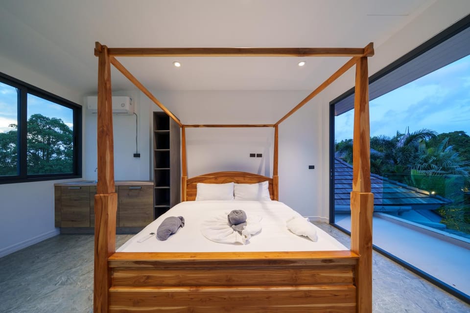 BangTao Brand New 5-Bedroom Garden Villa 800 sqm of Spacious Space Private Outdoor Pool Jacuzzi Pool Villa in Choeng Thale