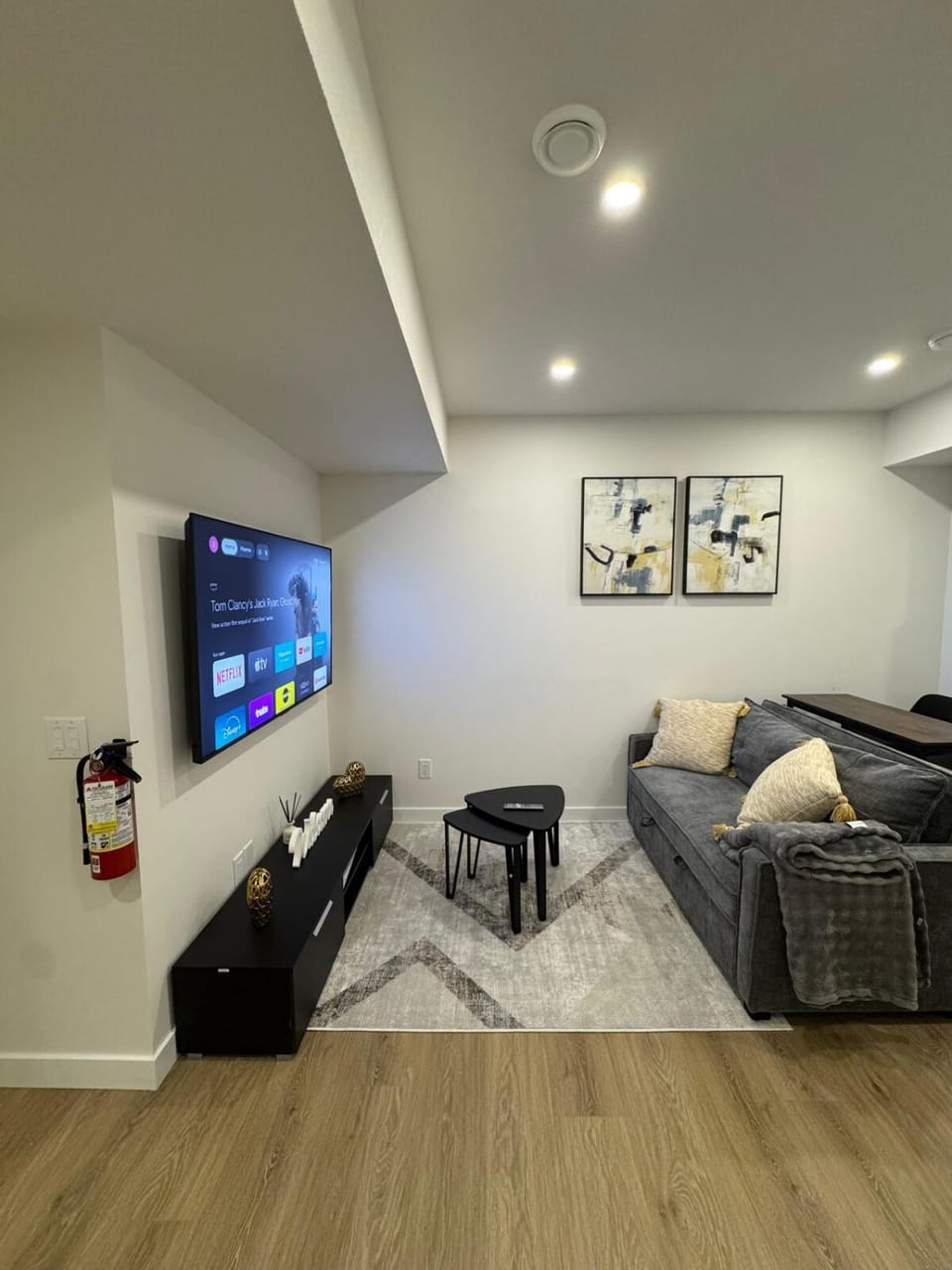 TV and multimedia, Living room, Seating area