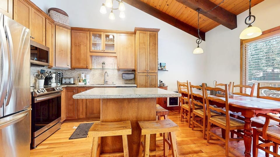 Chateau Sierra #59 condo Apartment in Mammoth Lakes