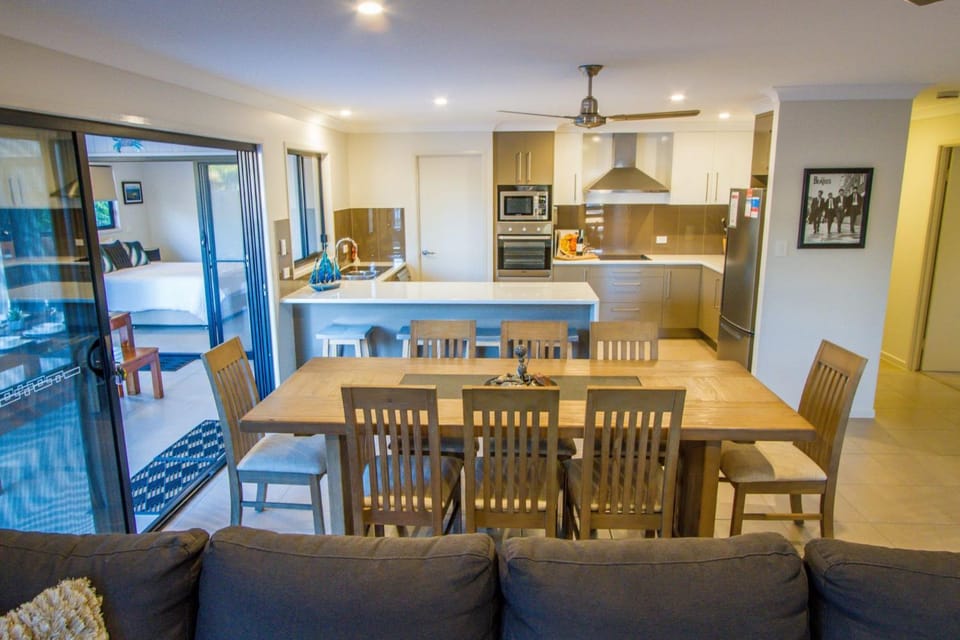 Seating area, Dining area, microwave, oven, stove, kitchen