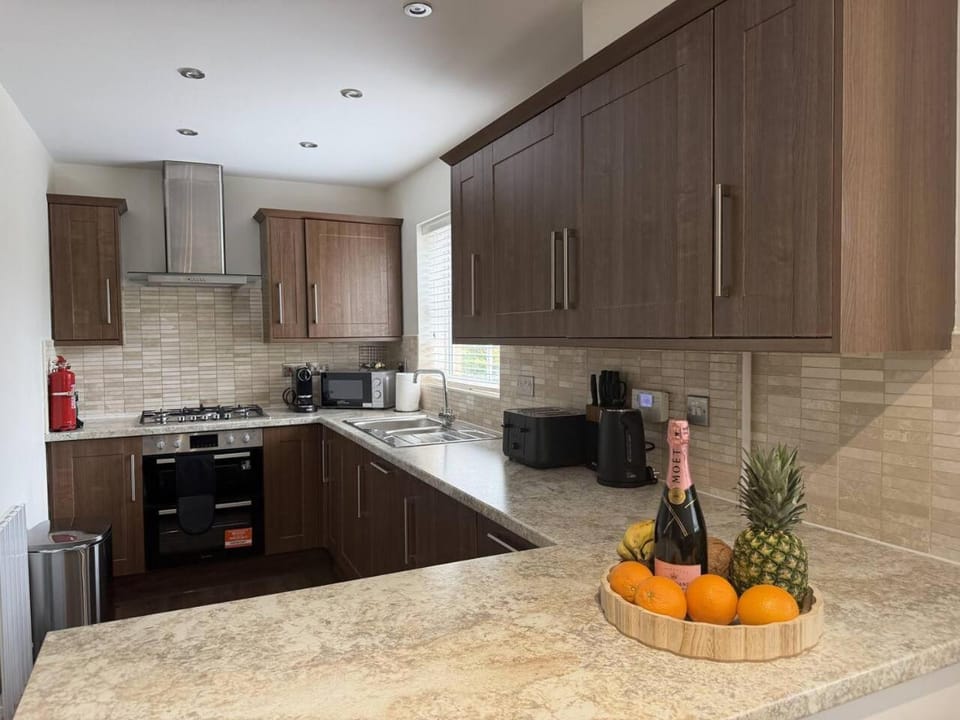 Modern 5-Bed House House in Aylesbury Vale