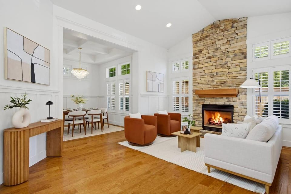 Modern House w/ Large Backyard in Kirkland Central House in Kirkland