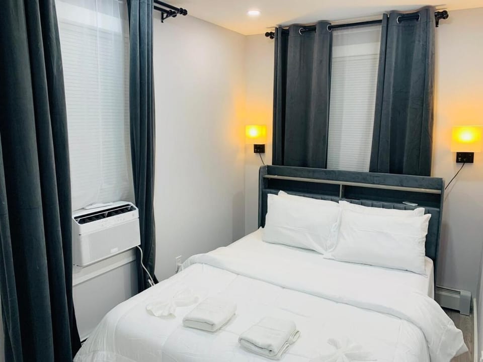 Luxury Oasis Near JFK and UBS Arena Apartment in Elmont