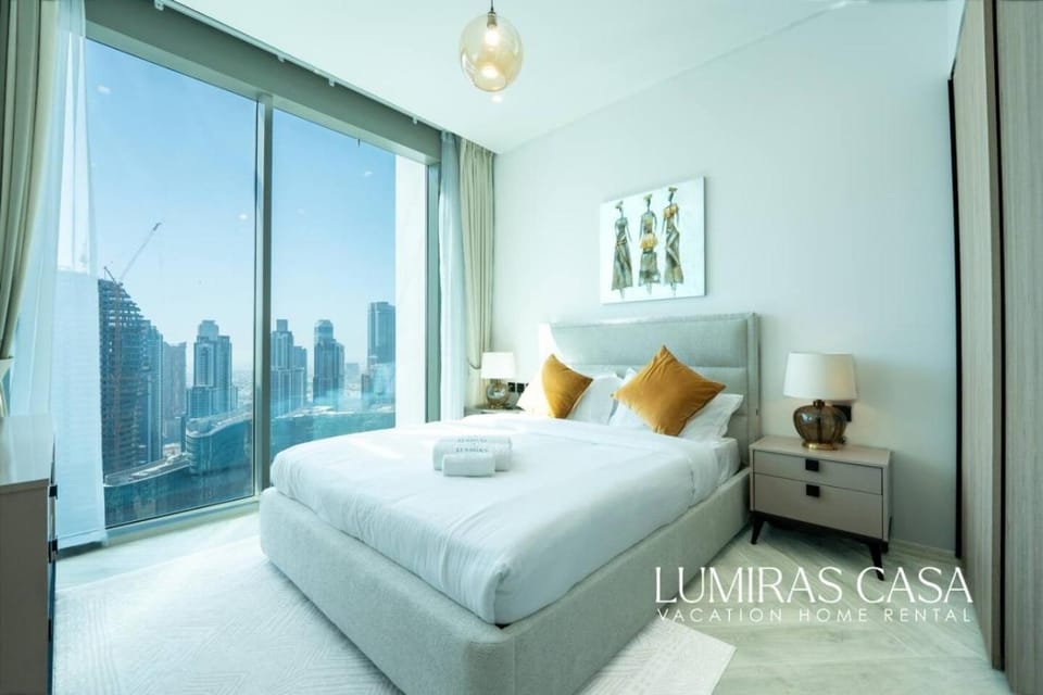 Luxury 1BR at Peninsula 3 with Burj Khalifa View Apartment in Dubai