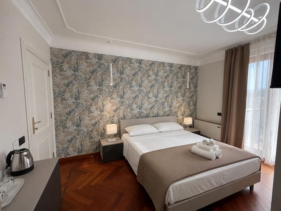 Bed, Kitchen or kitchenette, Photo of the whole room