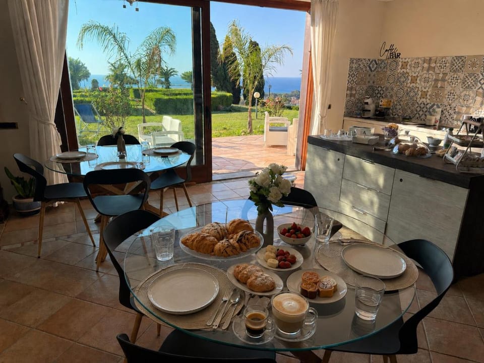 Natural landscape, Food and drinks, Breakfast