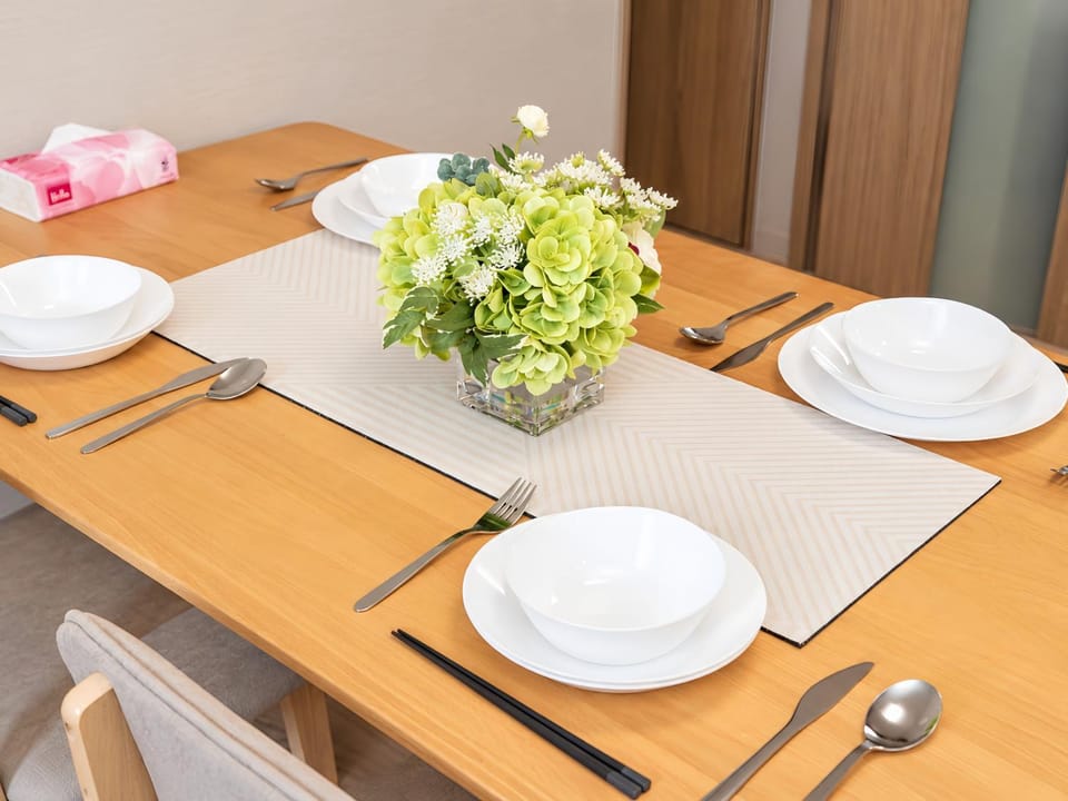 Dining area, Food