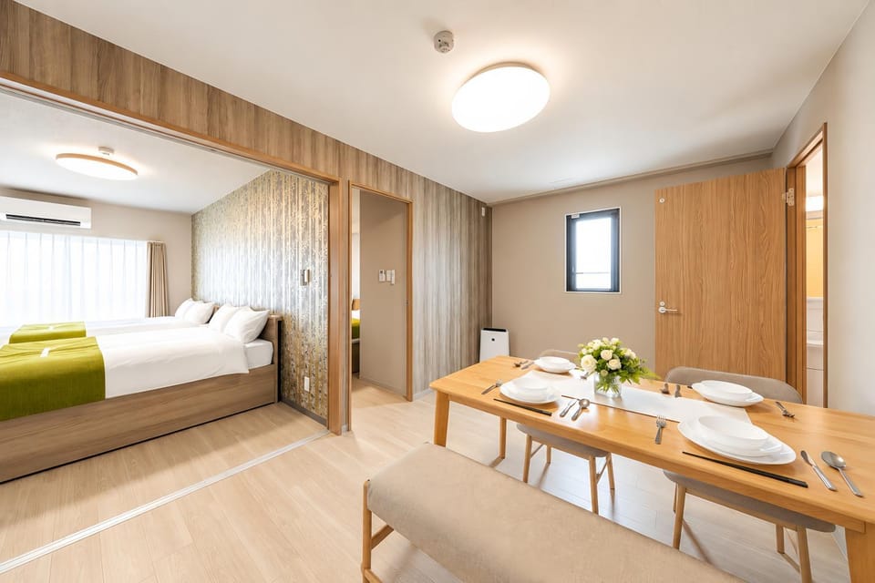 Bed, Living room, Photo of the whole room, Seating area, Dining area, Bedroom, wardrobe, air conditioner
