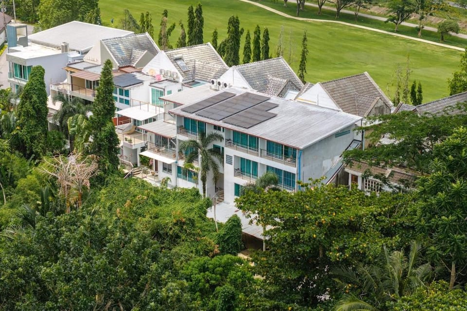 Family & Group Retreat with Golf Course View V330 Villa in Kathu