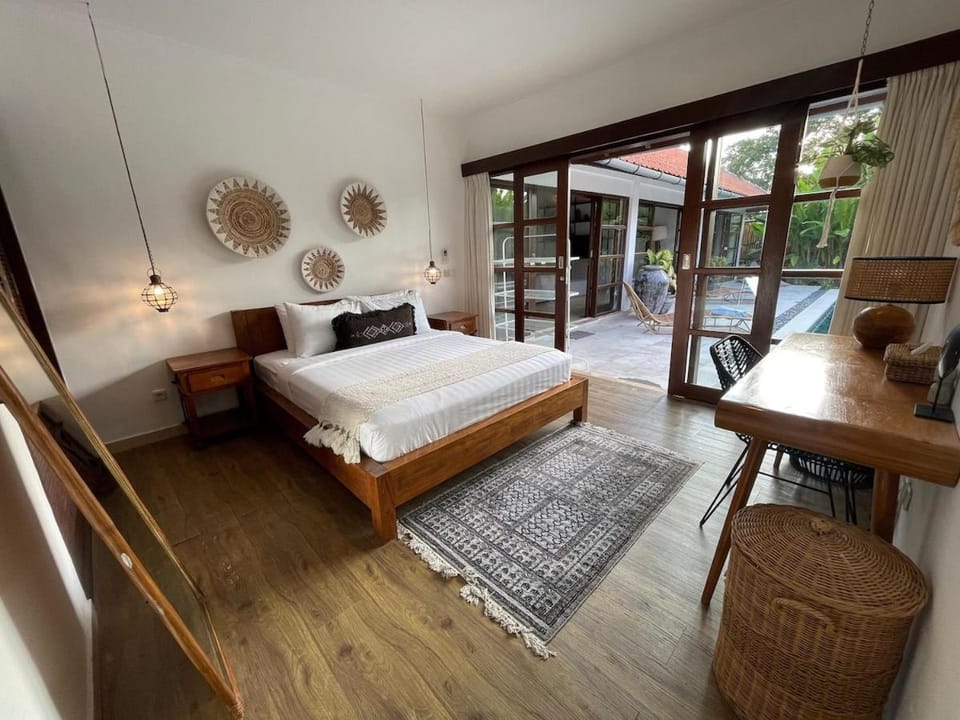 Spacious 3BR Villa with Large Pool in Padonan-Canggu Villa in North Kuta
