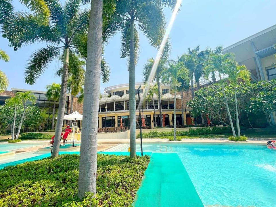 2BR Myna A Pico De Loro Near the Beach & Pool Apartment in Nasugbu