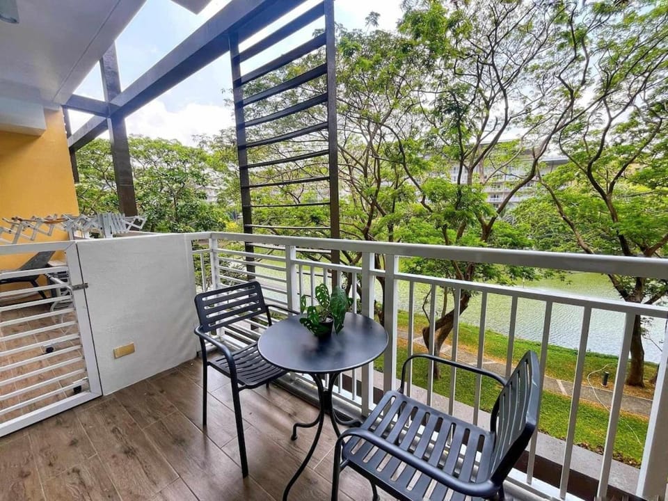 2BR Myna A Pico De Loro Near the Beach & Pool Apartment in Nasugbu