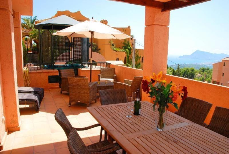 Hot Tub, Balcony/Terrace, Dining area, Area and facilities