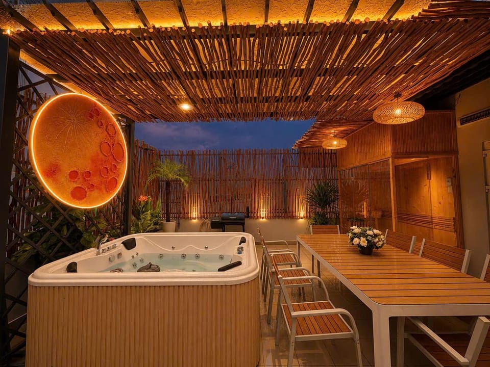 Hot Tub, Hot Tub