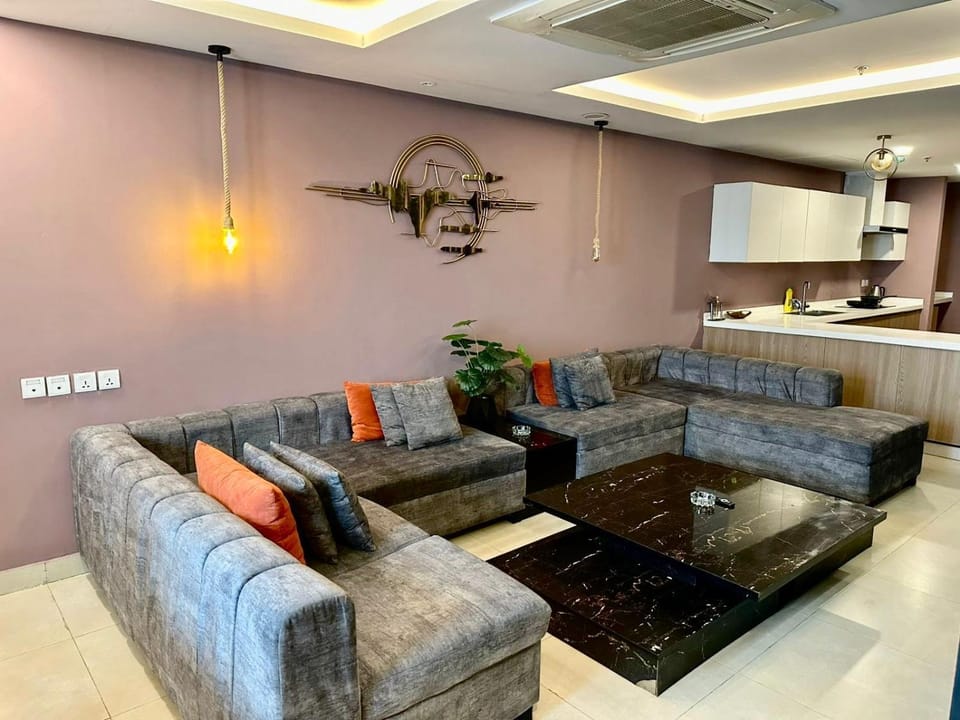 Goldcrest Mall & Apartments DHA Apartment in Lahore