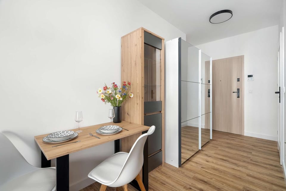Seating area, Dining area, wardrobe