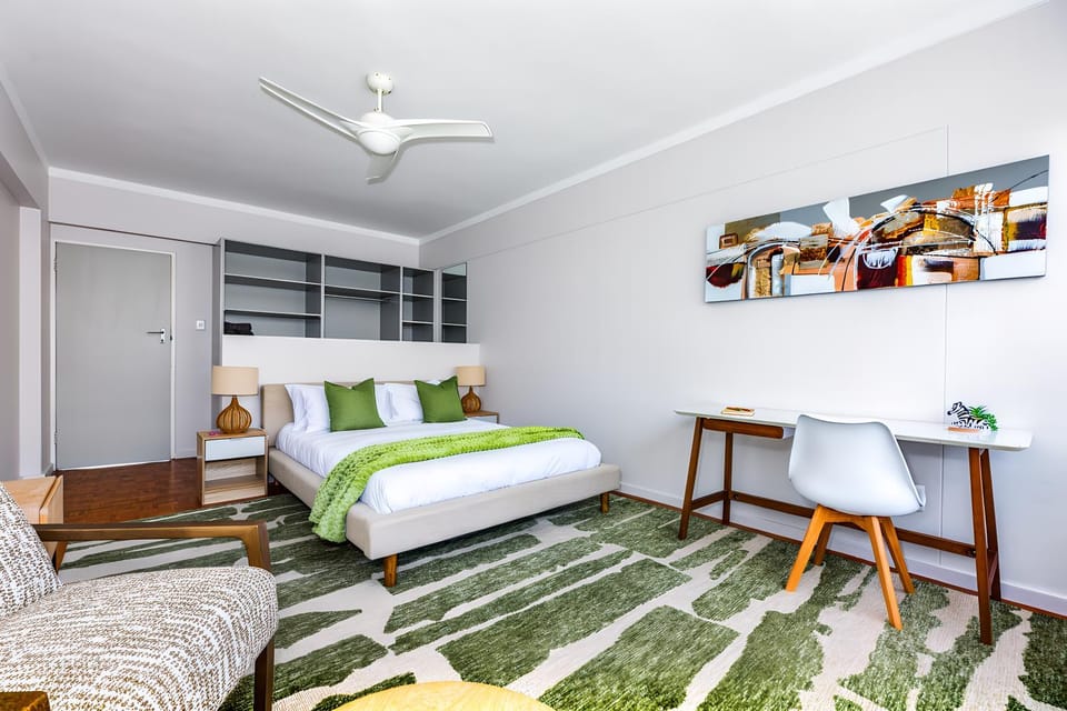 Bed, Photo of the whole room, Seating area, Bedroom