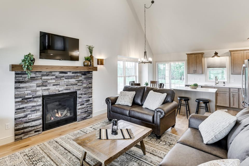 Boat & Fish on Cow Creek! Brand-New Pierre Home House in South Dakota