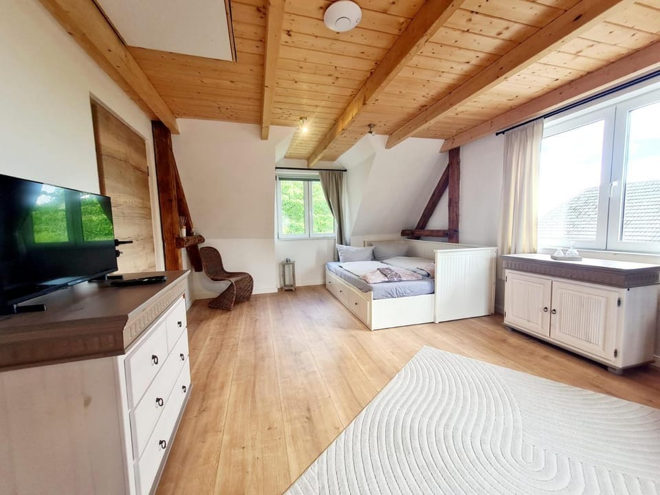 TV and multimedia, Bedroom