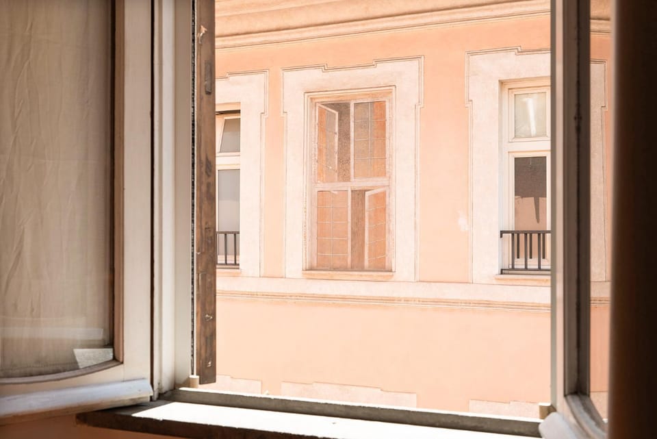 Luce in Trastevere Loft Apartment in Rome