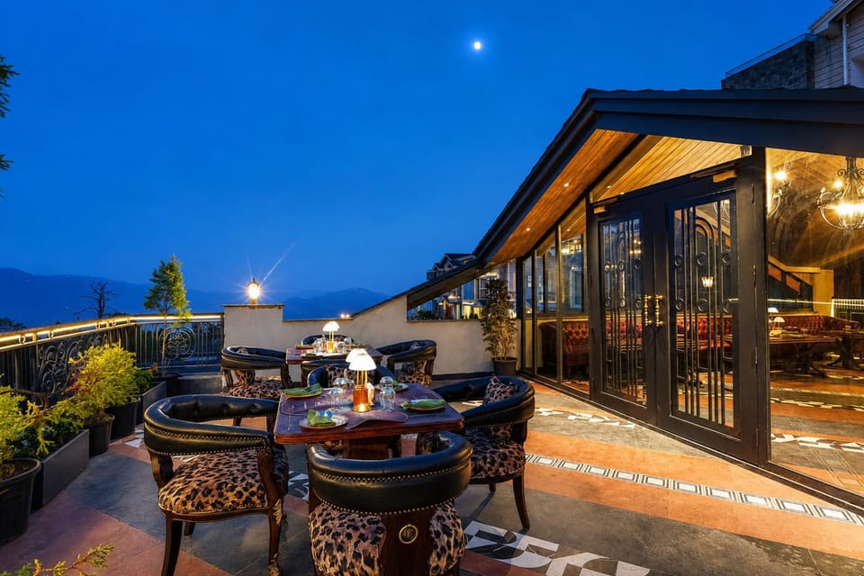 ELIVAAS Signature The Royce Silver Oak Imperial Refined Pet-Friendly 4-BHK Apartment With Sky Deck, Shared Pool, and Clubhouse Apartment in Himachal Pradesh