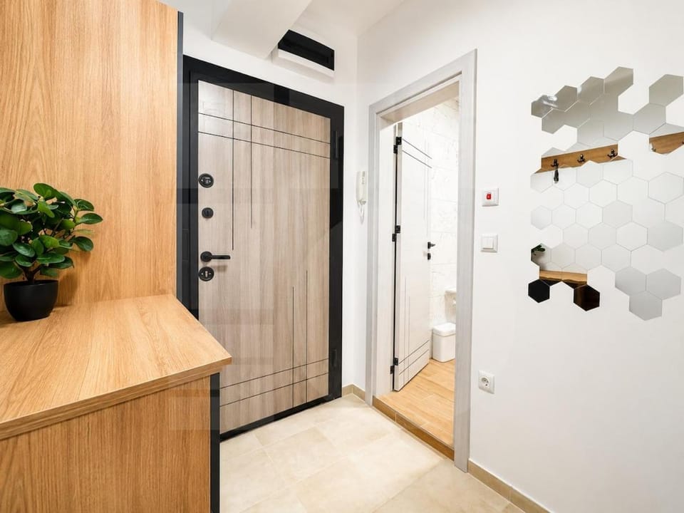 1BR Golden Urban Retreat with Parking Apartment in Varna