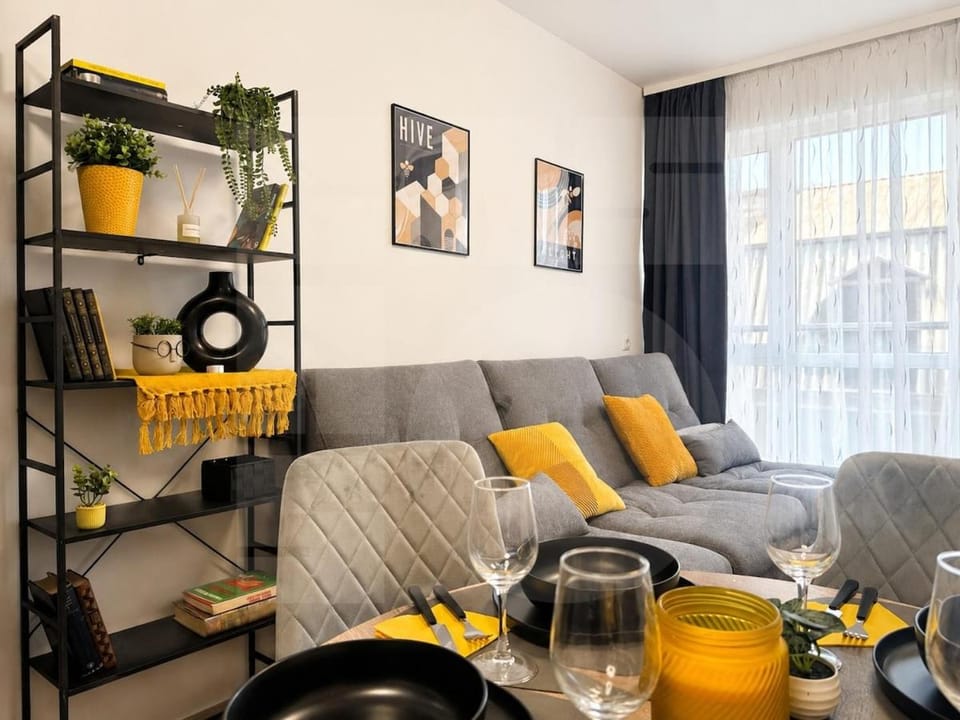 1BR Golden Urban Hive with Parking Apartment in Varna