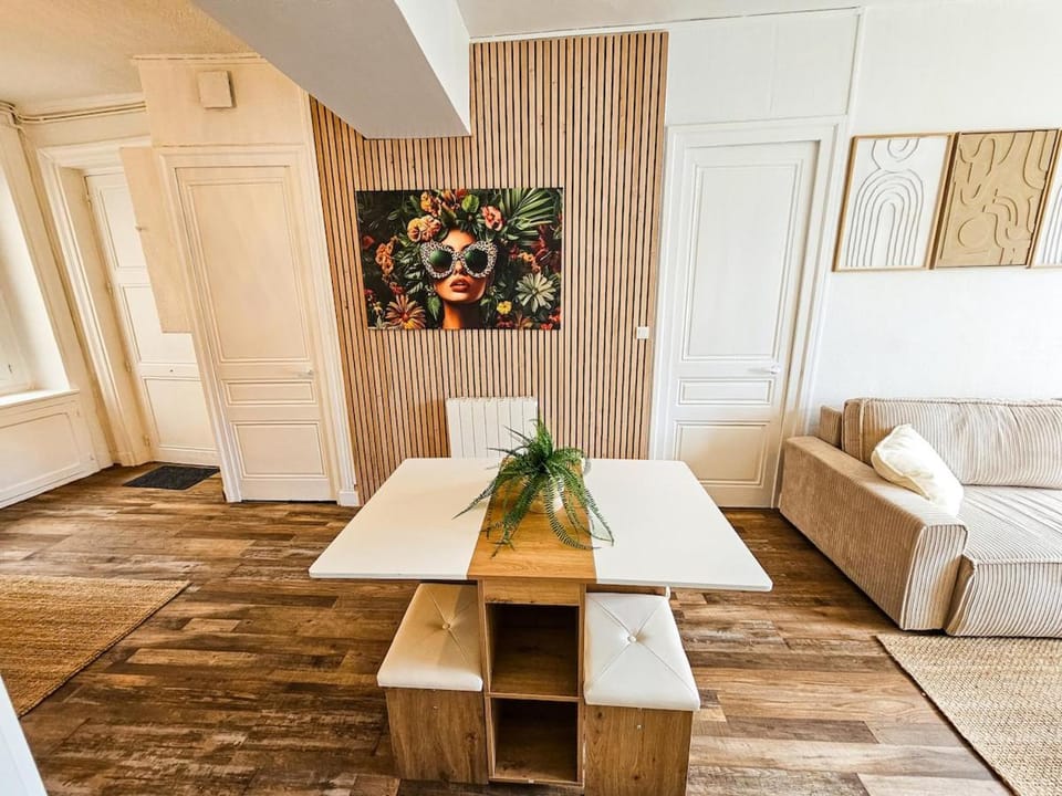 Perle Rare 4 PERSONNES Design Neuf Tout à Pied Place du peuple Apartment in Saint-Étienne
