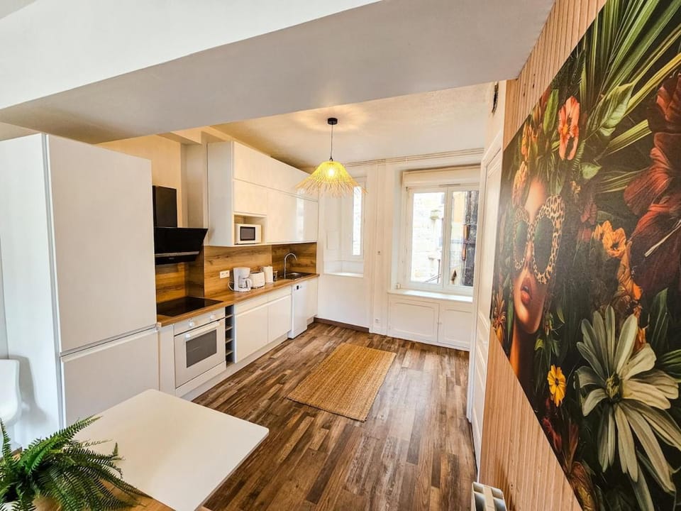 Perle Rare 4 PERSONNES Design Neuf Tout à Pied Place du peuple Apartment in Saint-Étienne
