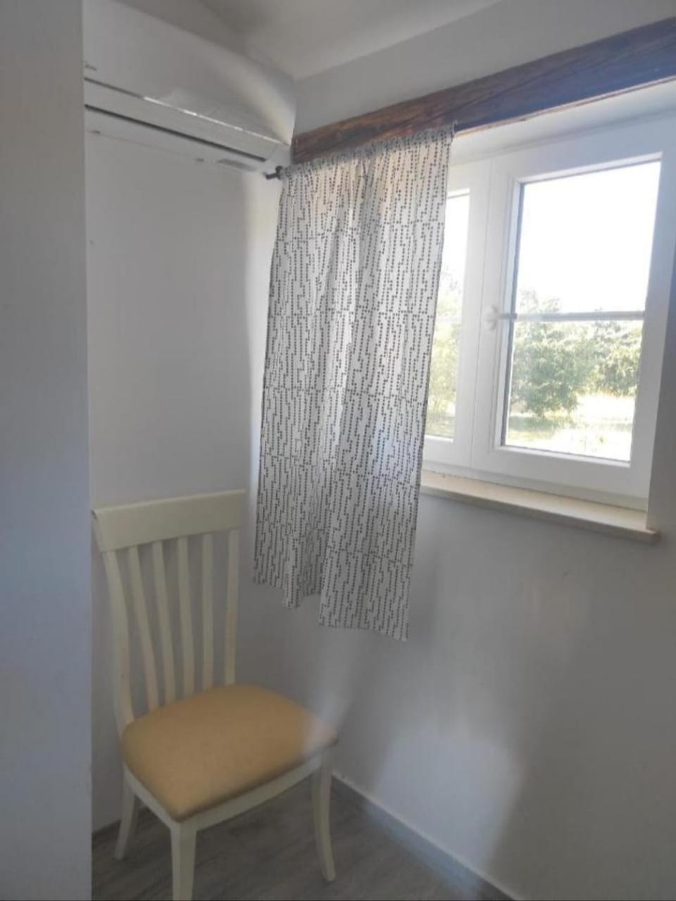 Bedroom, air conditioner