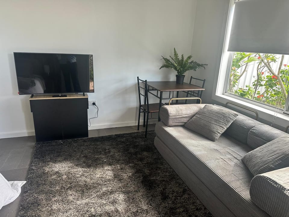 TV and multimedia, Living room, Dining area