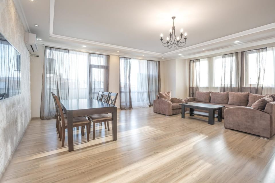 Prime Location l 2BR, 2BA Apartment in New Building Steps from North Avenue & Republic Square Apartment in Yerevan