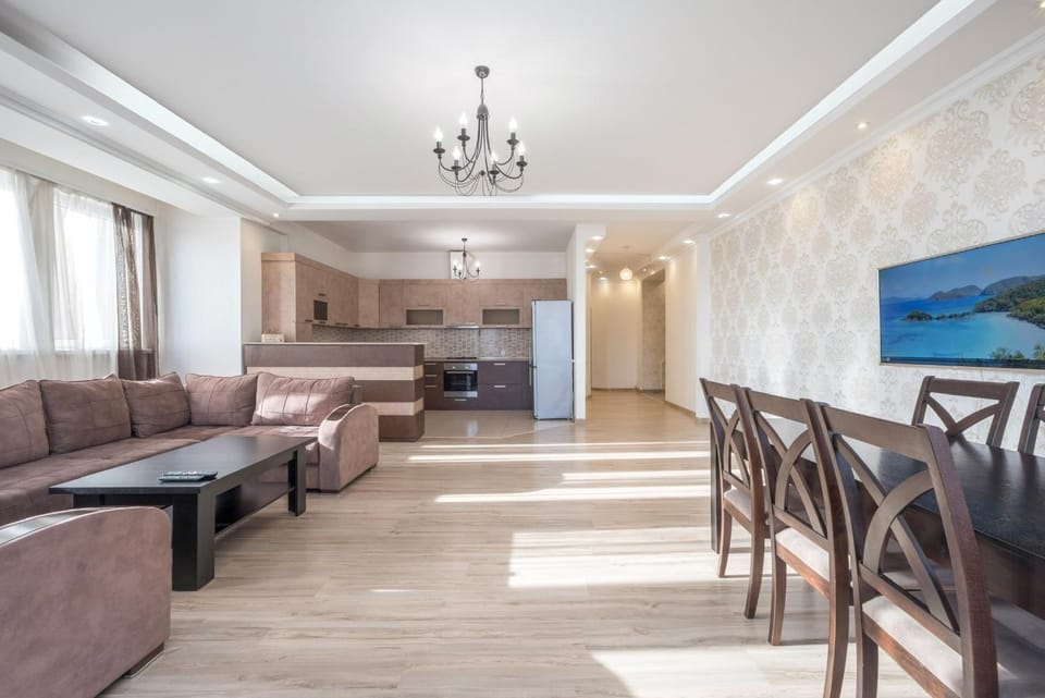 Prime Location l 2BR, 2BA Apartment in New Building Steps from North Avenue & Republic Square Apartment in Yerevan
