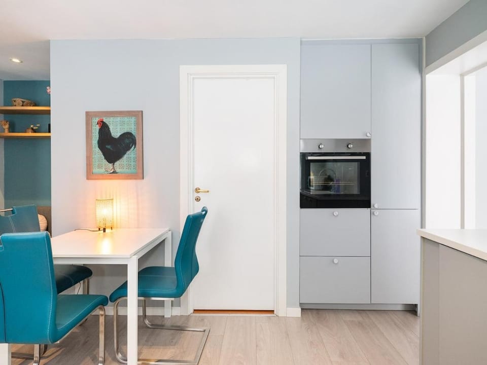 Cathedral & Square - City Centre - Sleeps 4 - WiFi Apartment in Trondheim