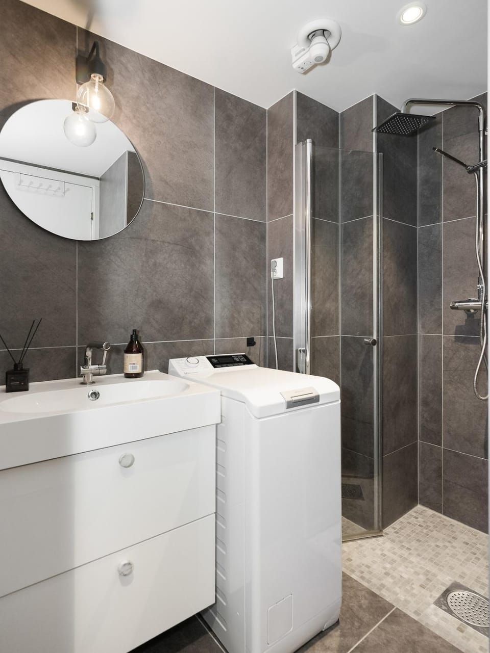 Cathedral & Square - City Centre - Sleeps 4 - WiFi Apartment in Trondheim