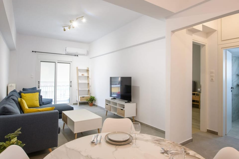 Nea Smryni Central 2BR Apartment in Kallithea