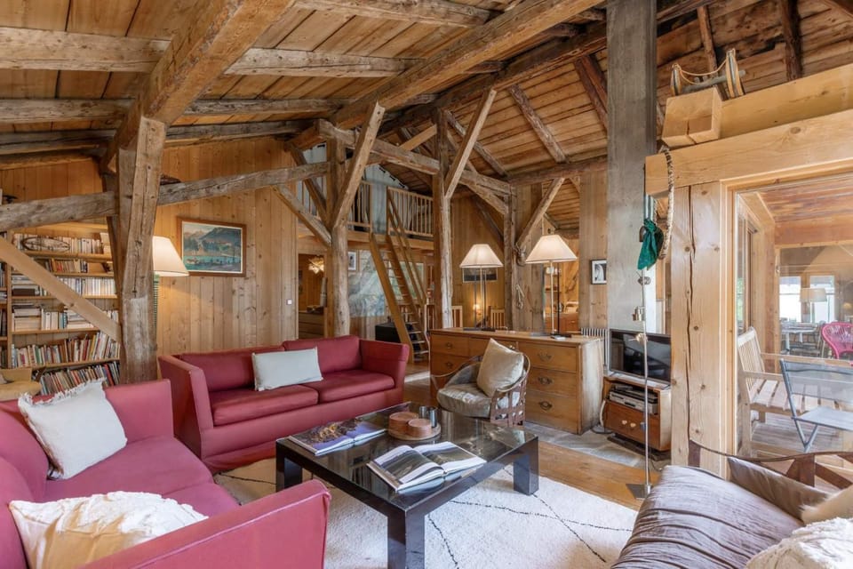 Communal lounge/ TV room, Living room