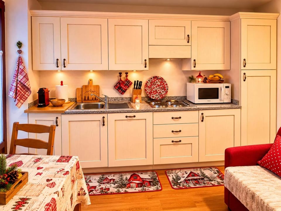 Kitchen or kitchenette, Living room, Food and drinks, Seating area, Dining area, Food, dishwasher, oven, stove, toaster
