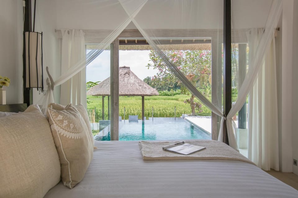 Bed, Natural landscape, View (from property/room), Bedroom, Garden view, Pool view