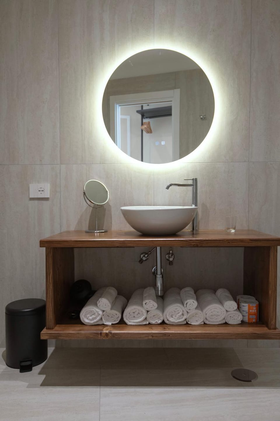 Bathroom, towels