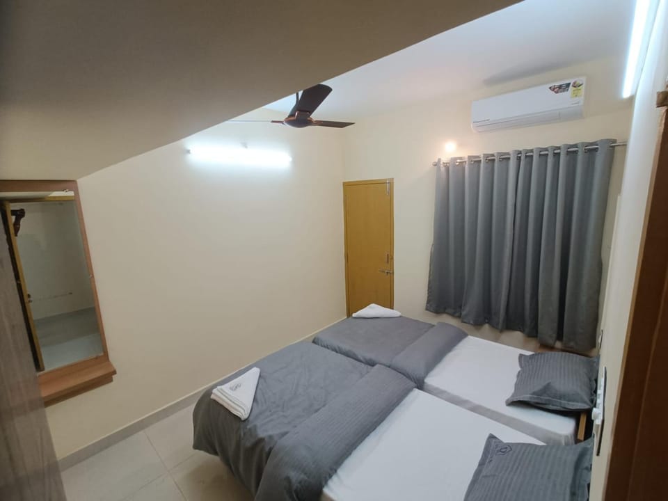 Family friendly rooms for 4 in manipal Apartment in Karnataka