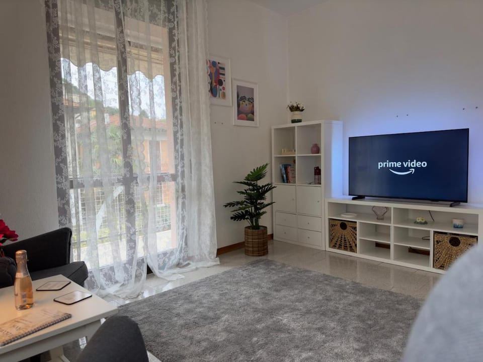 Tavernola Suites - A stone's throw from the ferry Apartment in Como