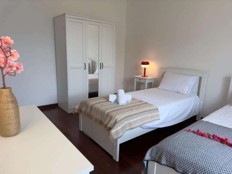 Tavernola Suites - A stone's throw from the ferry Apartment in Como