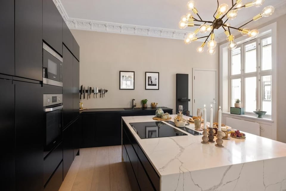 Kitchen or kitchenette, oven